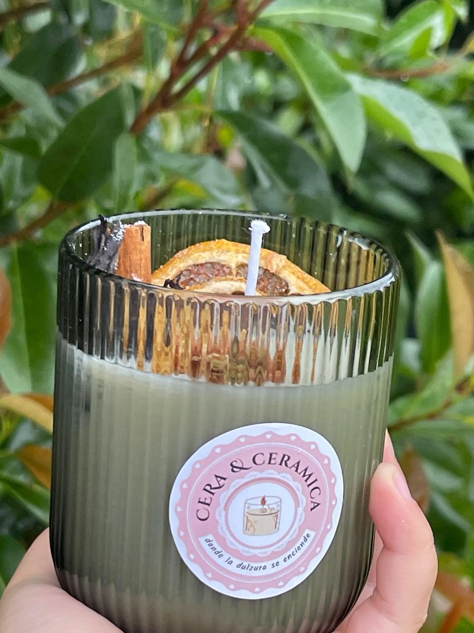 Vela en forma de flor artesanal