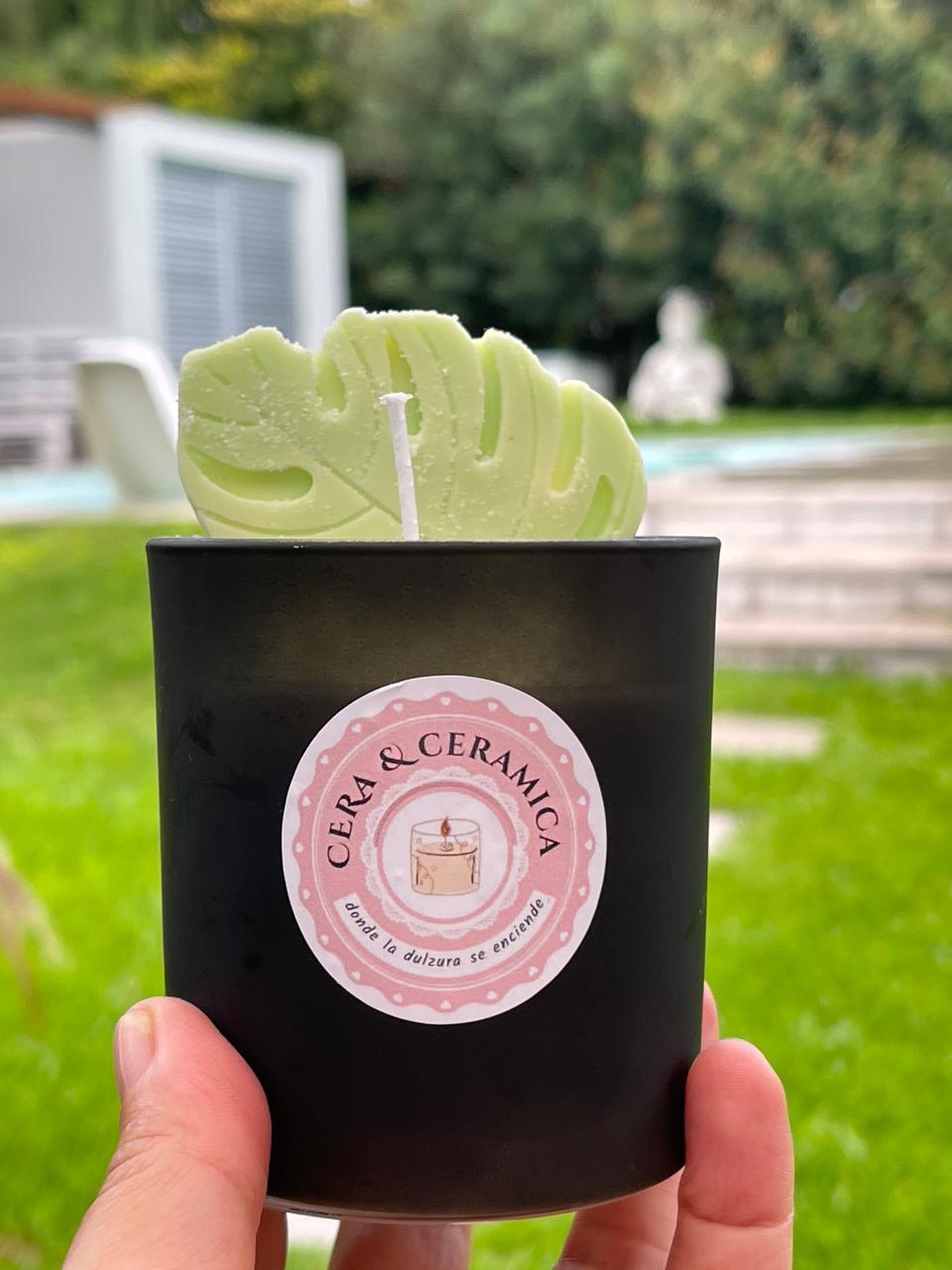 Vela en forma de flor artesanal